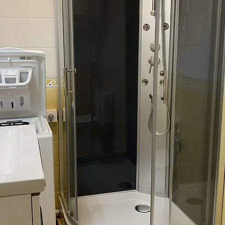 Renove Avec Balcon, Proche Parc, Wifi, Lave-linge, - Fr-1-553-233 *